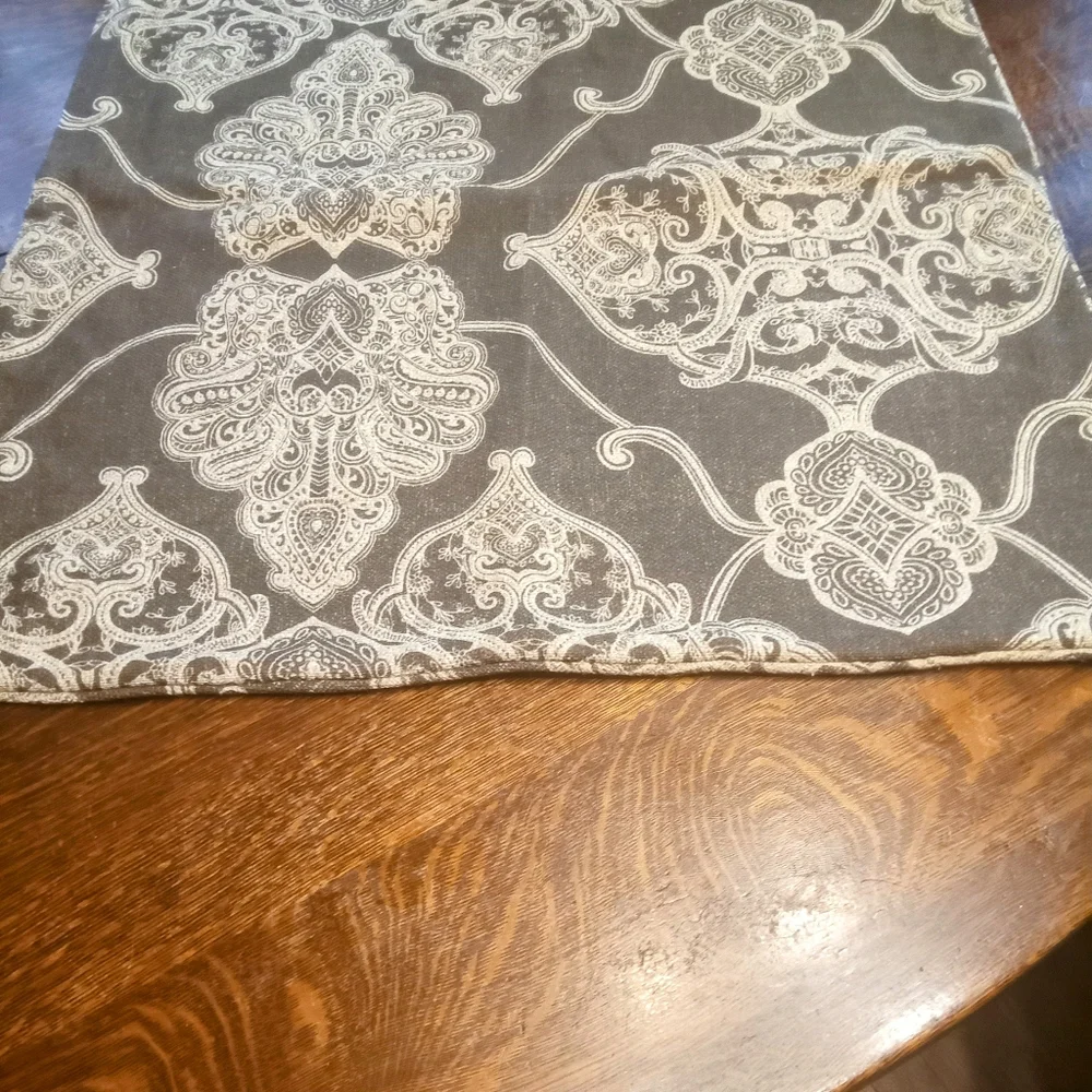 Pottery Barn Alana Printed Jarva Brown Pillow Covers - Set Of 2